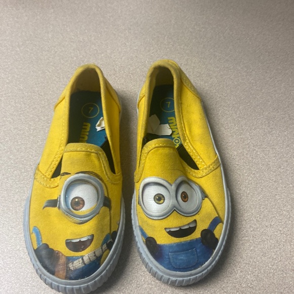 Other - Minion slip on tennis shoes